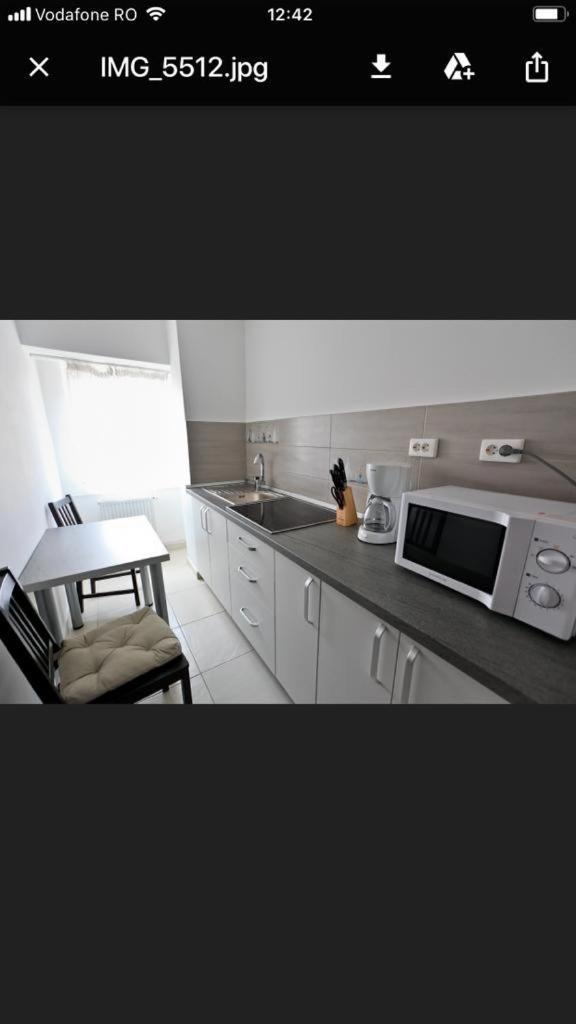 Alba Iulia Square - Apartments And Studios Бухарест Екстер'єр фото